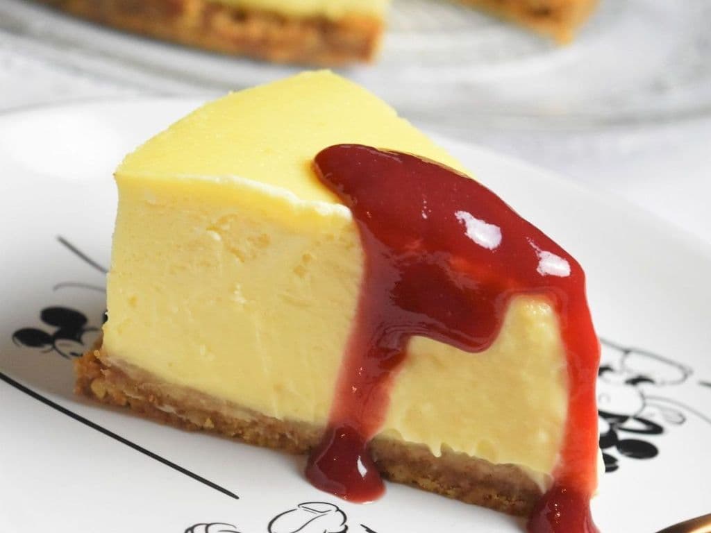 GATEAU FROMAGE ET CONPOTE DE FRUITS ROUGE