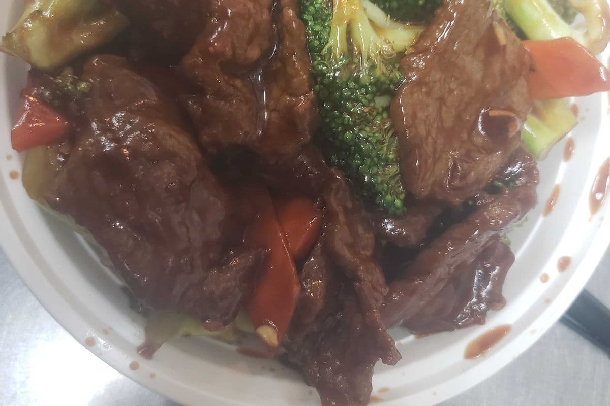 T14. Beef with Broccoli