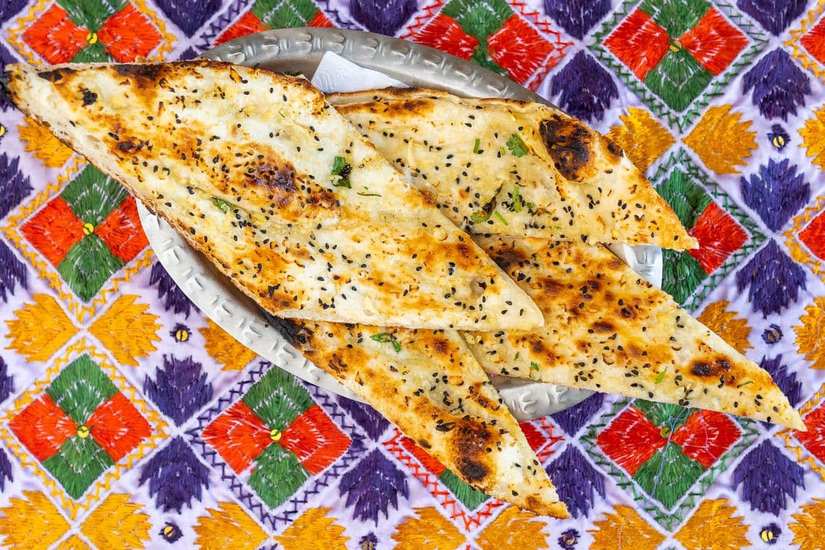Garlic Naan (4 pcs)
