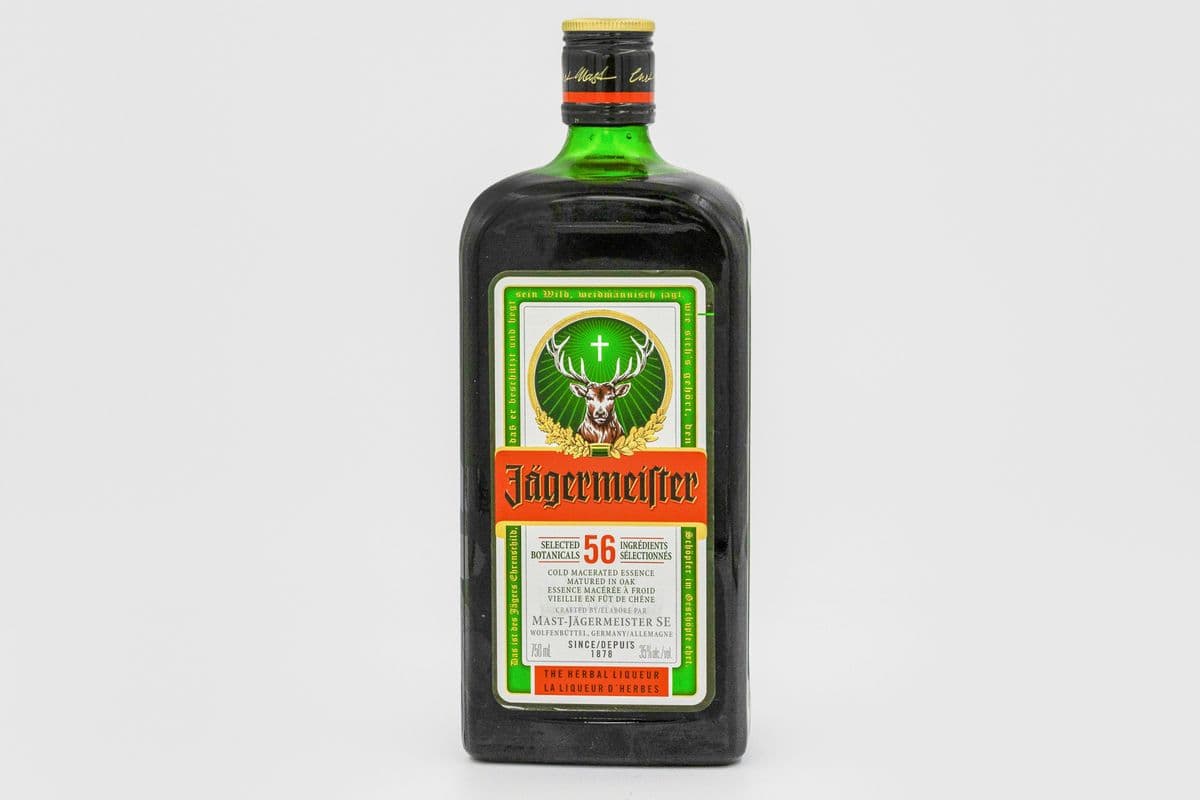 JAGERMEISTER HERBAL LIQUEUR (1 x 750ML)