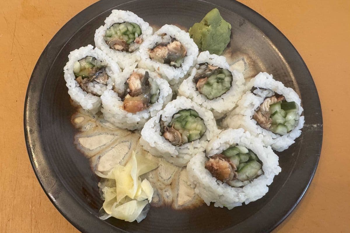 C16) Unagi Roll (8pcs)