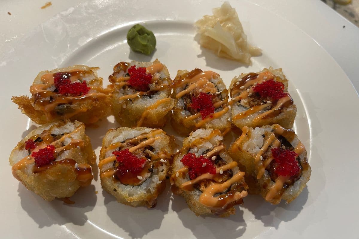 Golden Spicy Tuna Roll (8pcs)