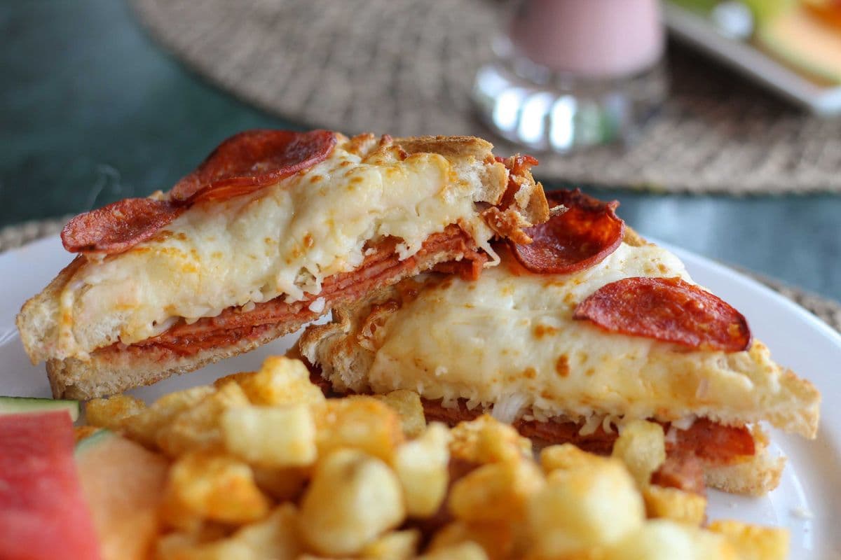 Grilled - Cheese pizza