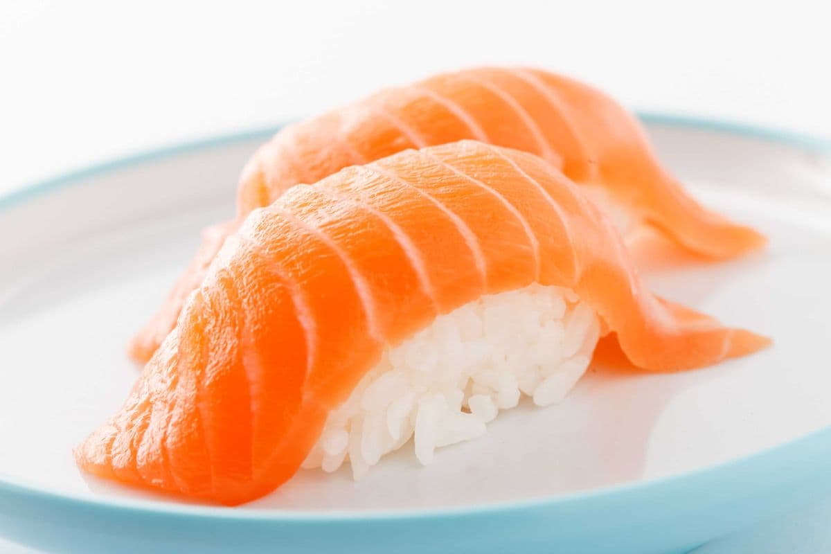Salmon Nigiri (2 Pcs)