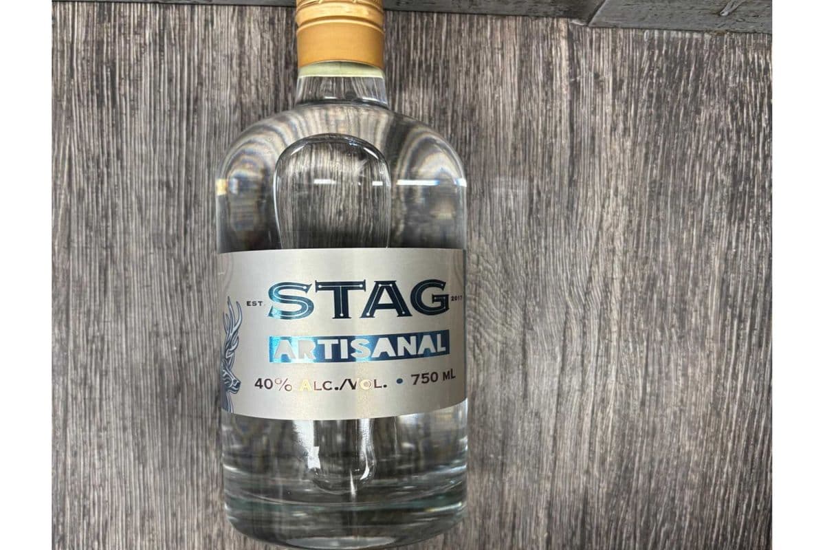 STAG ARTISINAL GIN 750ML (1 x 750 ML )
