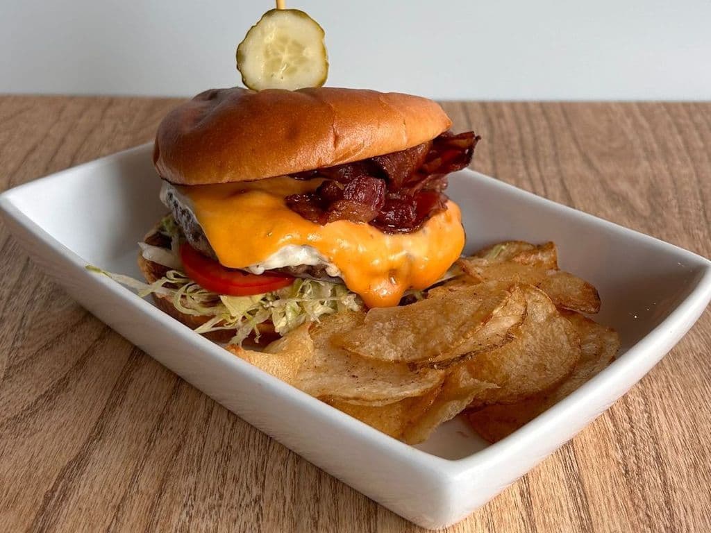 Bacon + Cheese Burger - OO