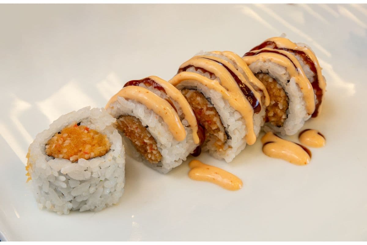 Spicy Crab Roll (8 pcs) (Spicy)