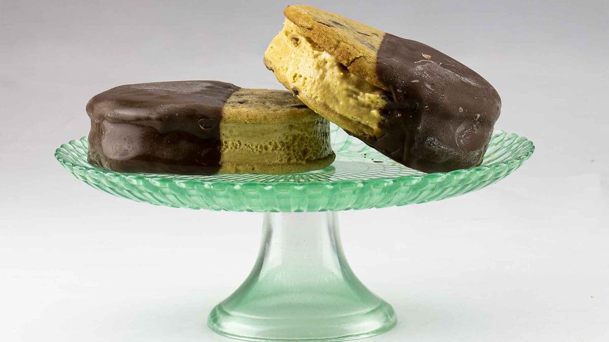 The Classic Caramel Ice cream Sandwich