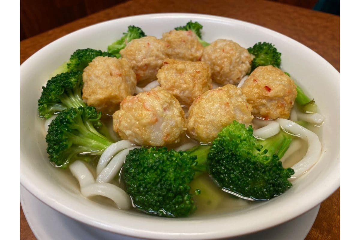 [40% OFF] Shrimp Balls in Udon Noodle Soup