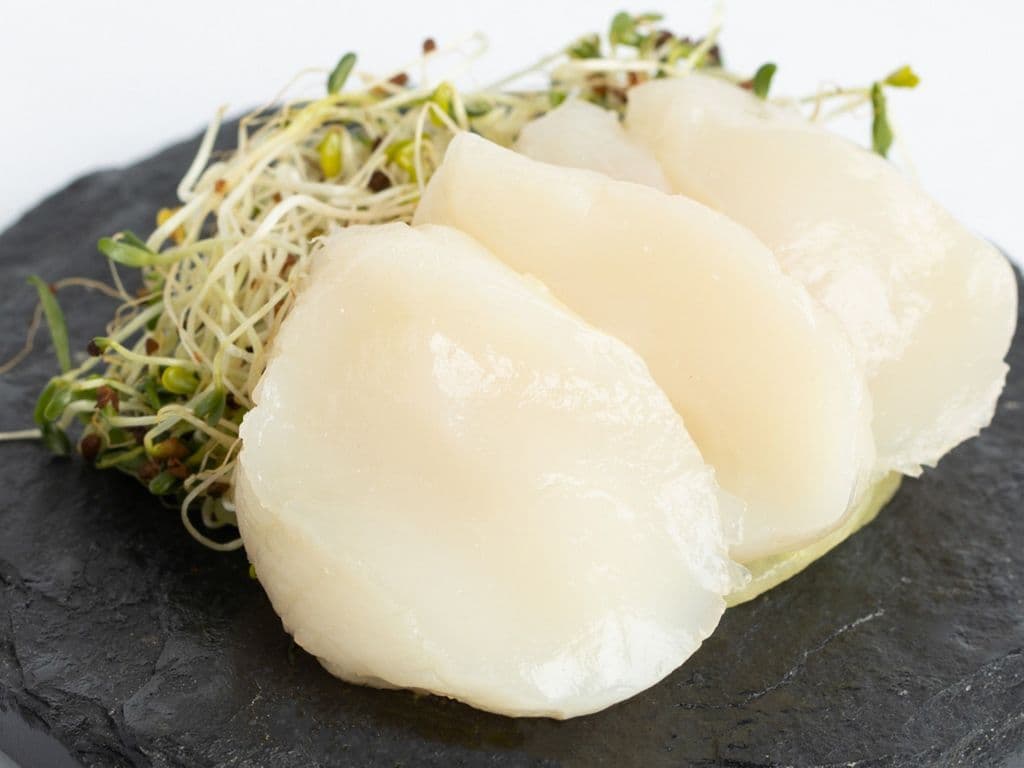 Scallop Sashimi (3 pcs)