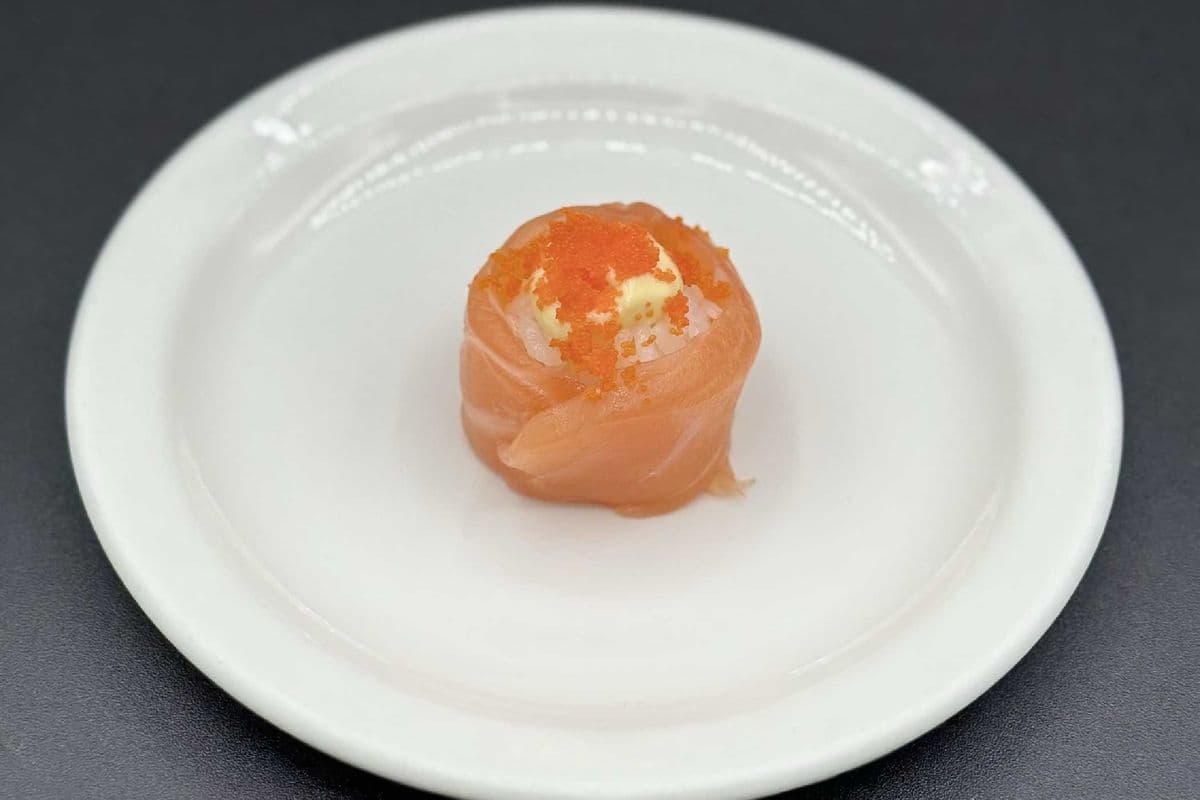002 Salmon Rose (1 pc)