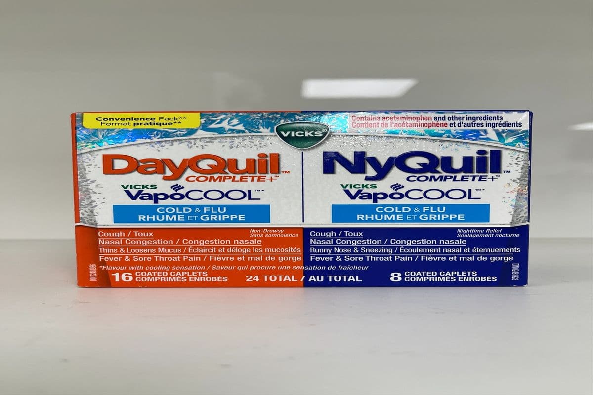 Vicks VapoCOOL Cold and Flu: Dayquil Complete+ (16 Caplets) & Nyquil Complete+ (8 Caplets) (24 total coated caplets)