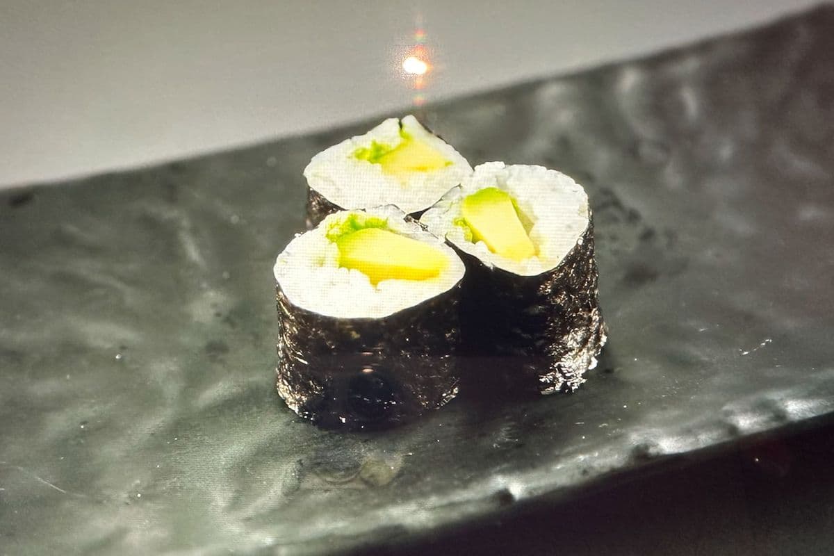 Avocado Maki (6 pcs)