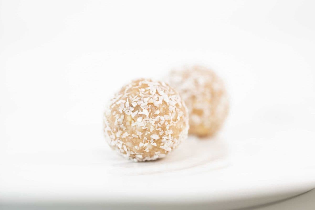 Pineapple Donut Holes (2 pcs)