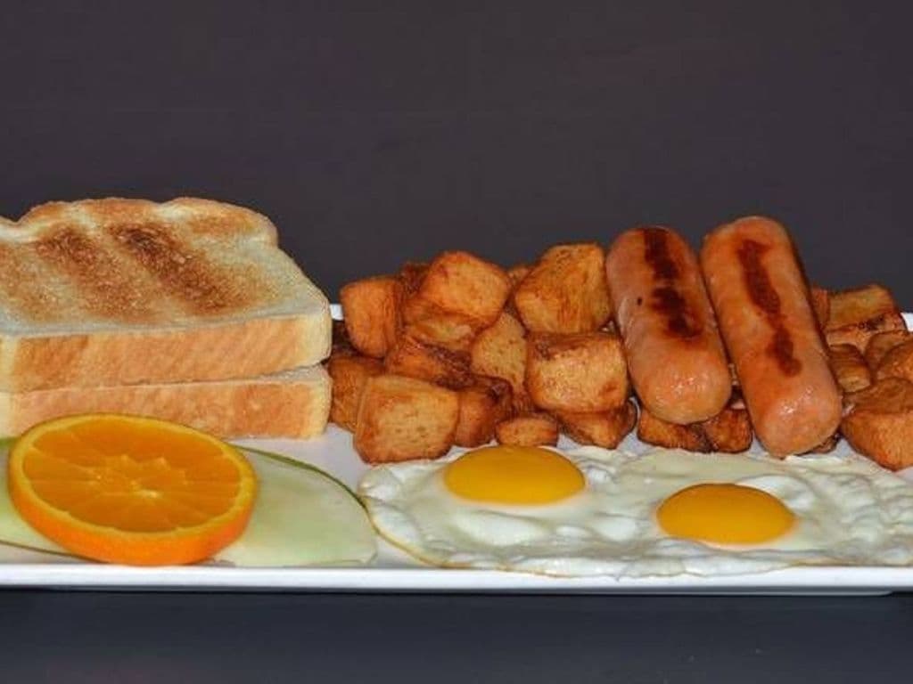 2 Oeufs avec saucisses