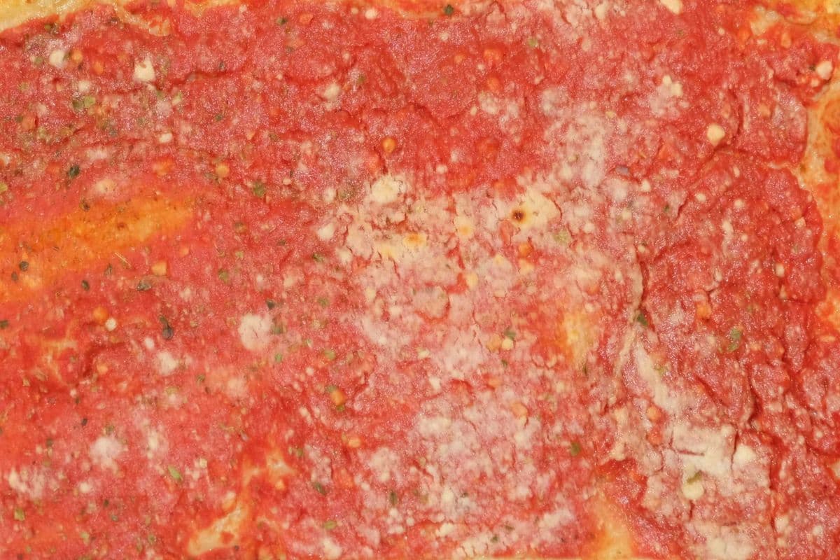 Pizza sauce tomate, ail et fromage parmesan
