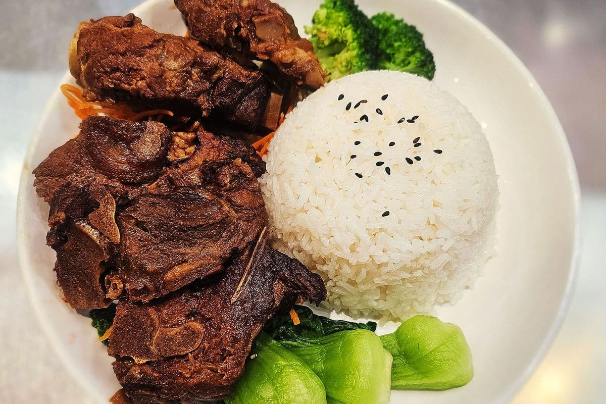 Rice Served with Roasted Pork Ribs
