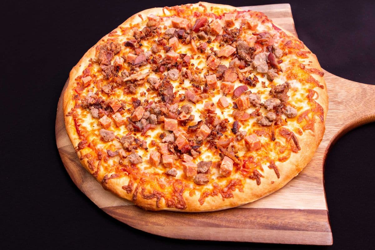 Pizza Moyenne Fanatique de Viande