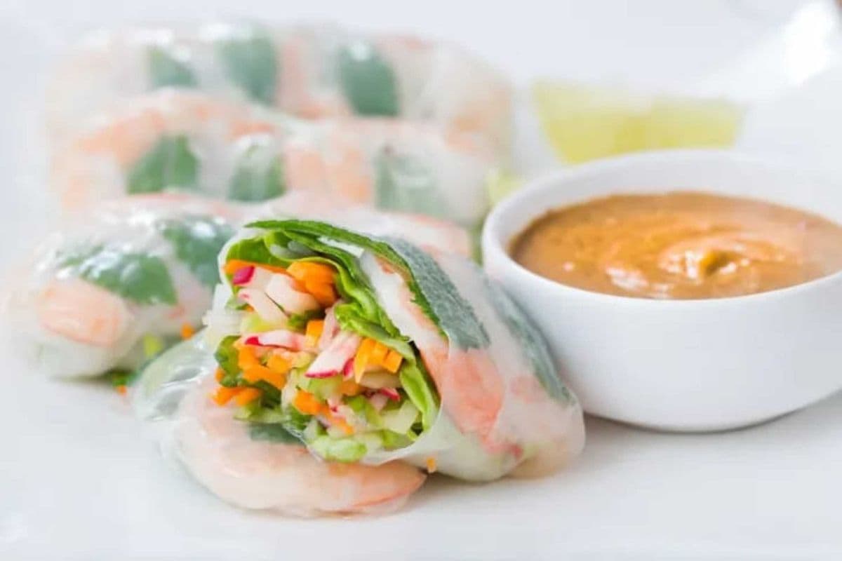 Chicken salad roll (2 pcs)