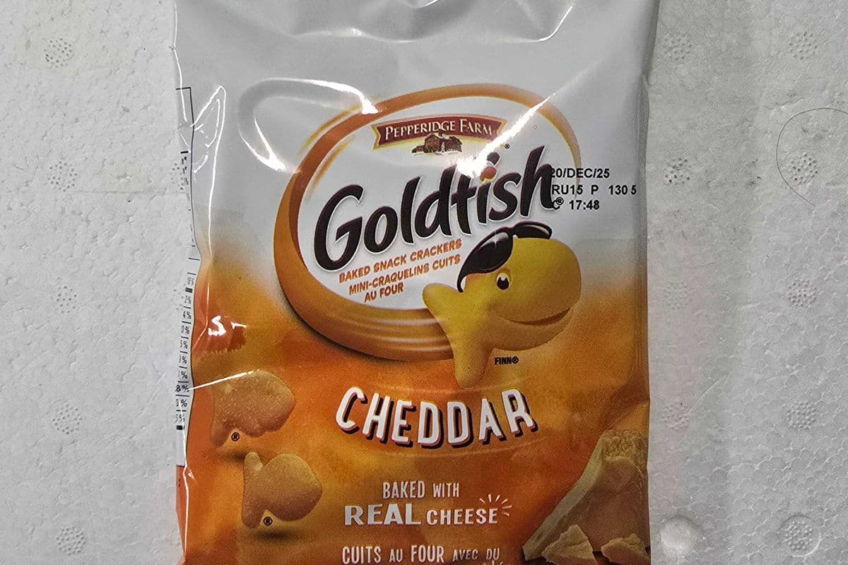 Goldfish Cheddar snack crackers (43g)