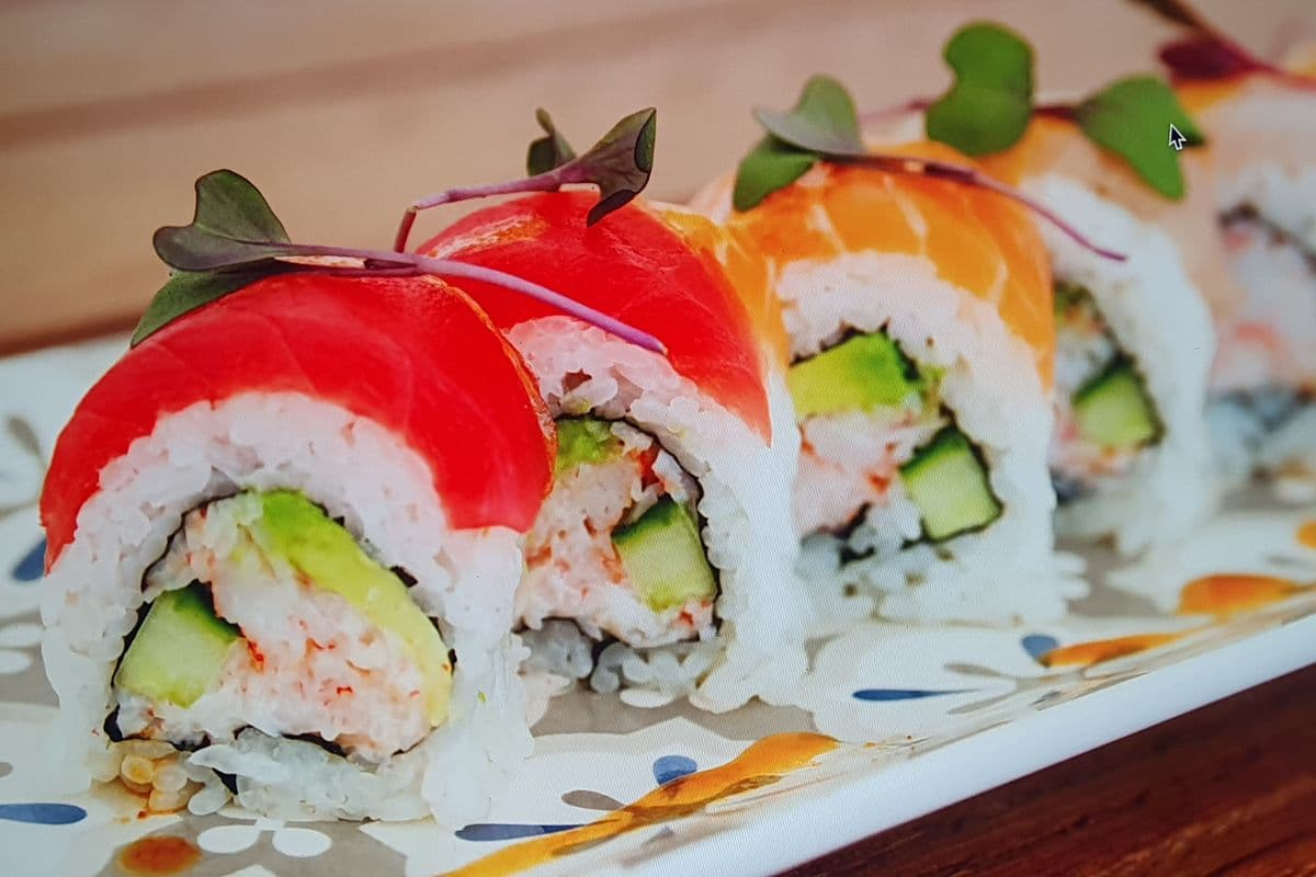 Rainbow Roll (8pcs)⭐Chef’s pick