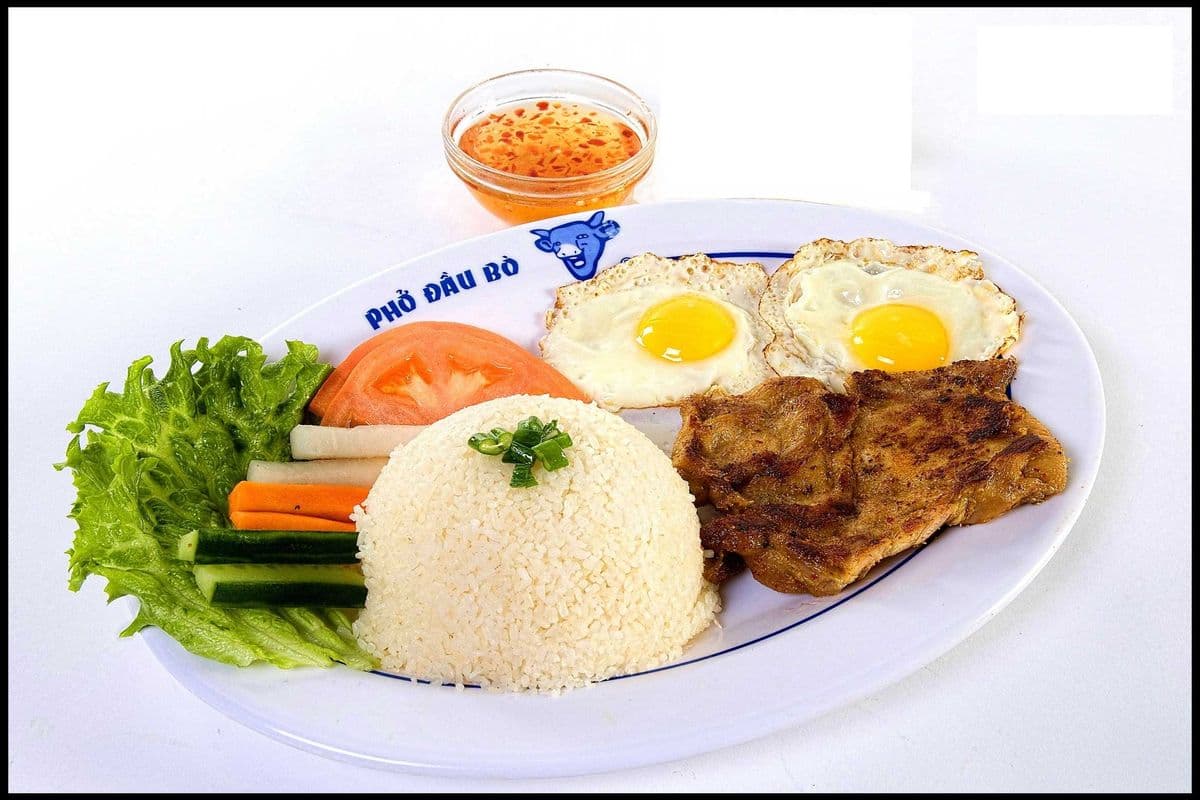 472. Grilled Chicken and Fried Eggs on Steamed Rice