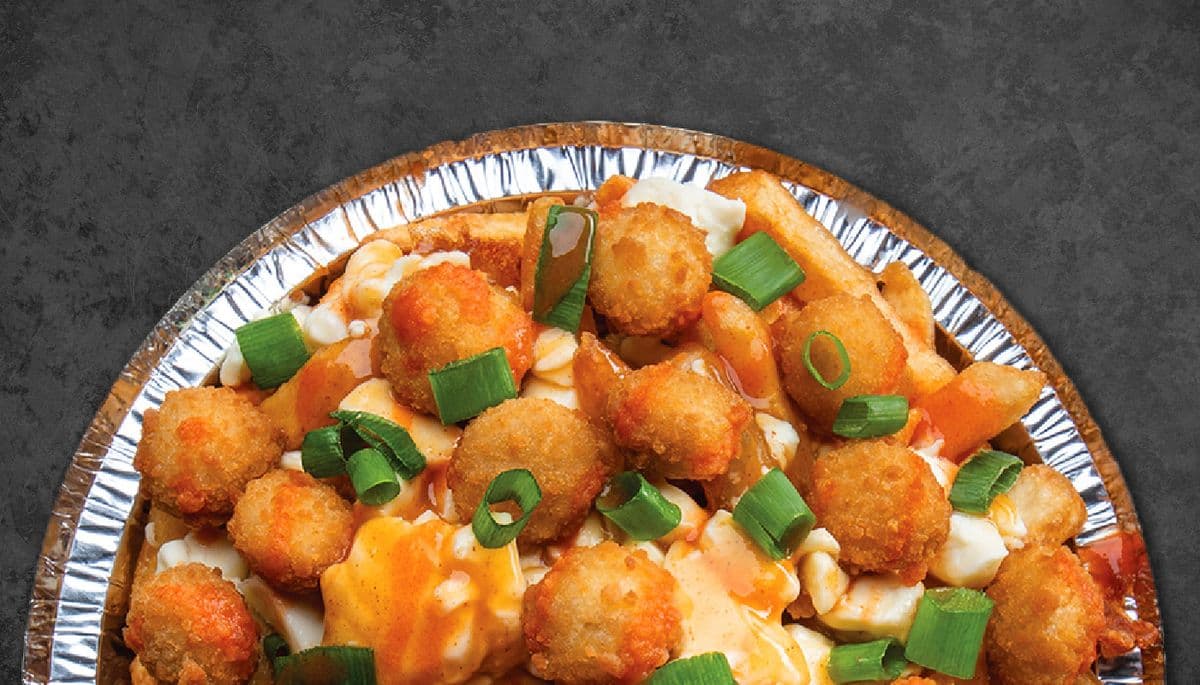 Spicy Popcorn Chicken Poutine