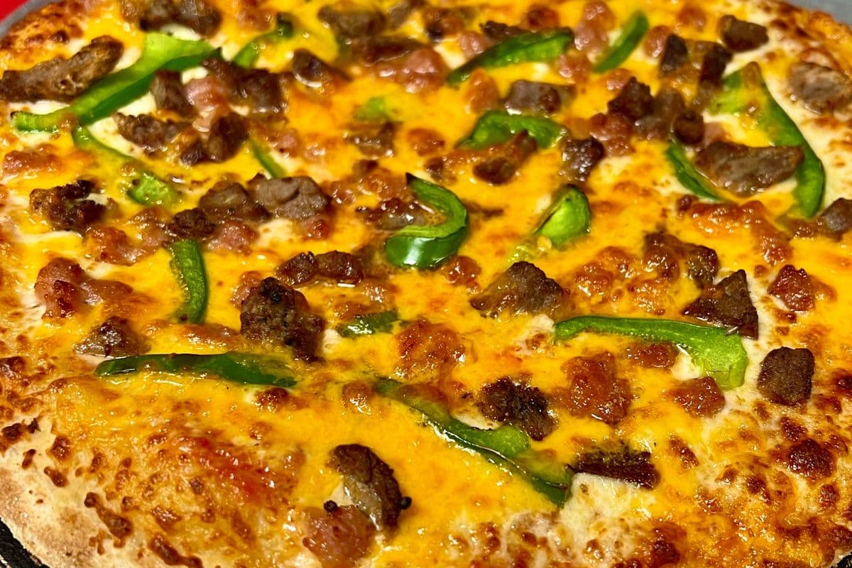 12" Medium Philinos Pizza