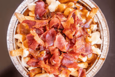 Poutine au bacon (médium) / Bacon Poutine (Medium)