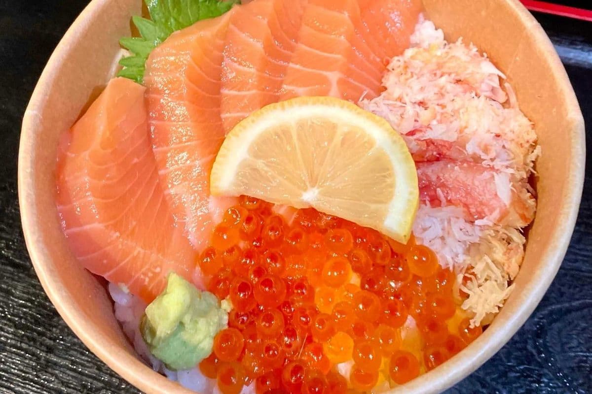 Real Crab Salmon Ikura Don