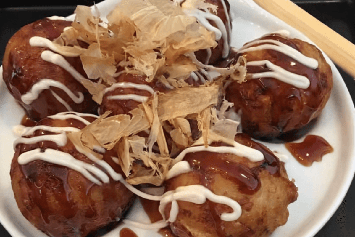 A16. Takoyaki (6 pcs)