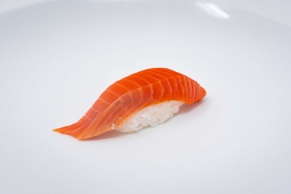 Salmon Nigiri (1 Piece)