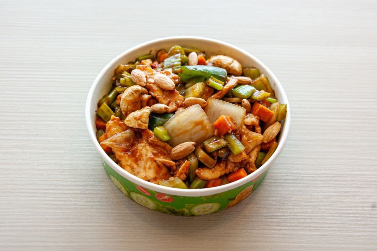 Chicken with Vegetable and Almond 鸡丁