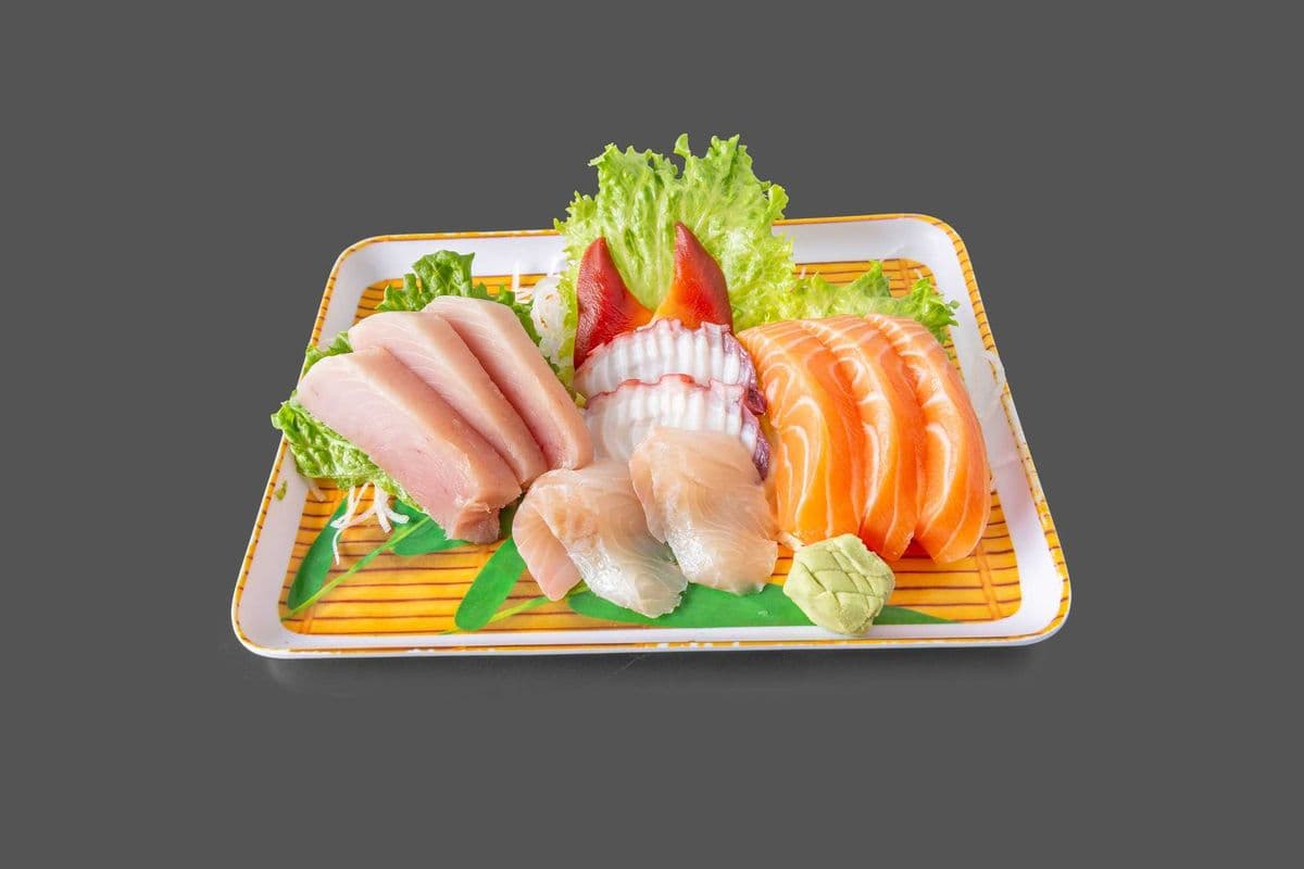 Assorted Sashimi (12 pcs)