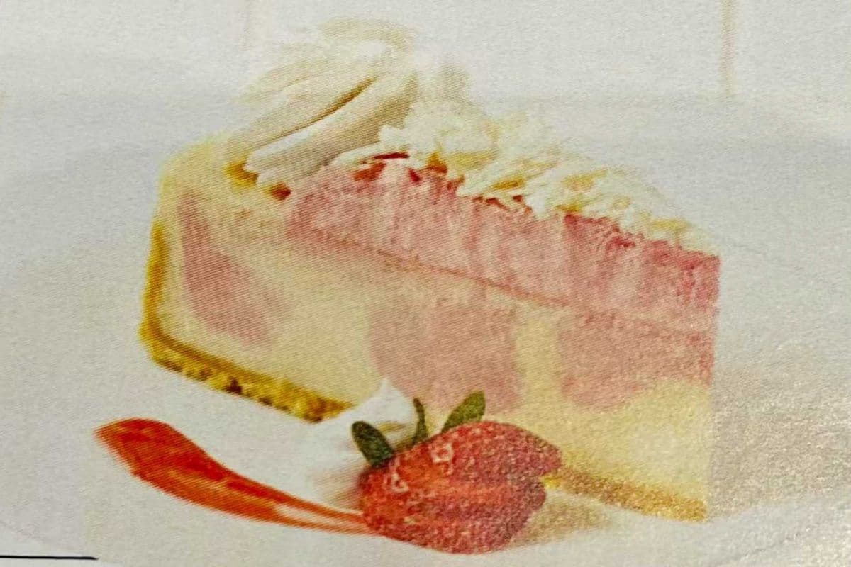 Strawberries & Cream Cheesecake
