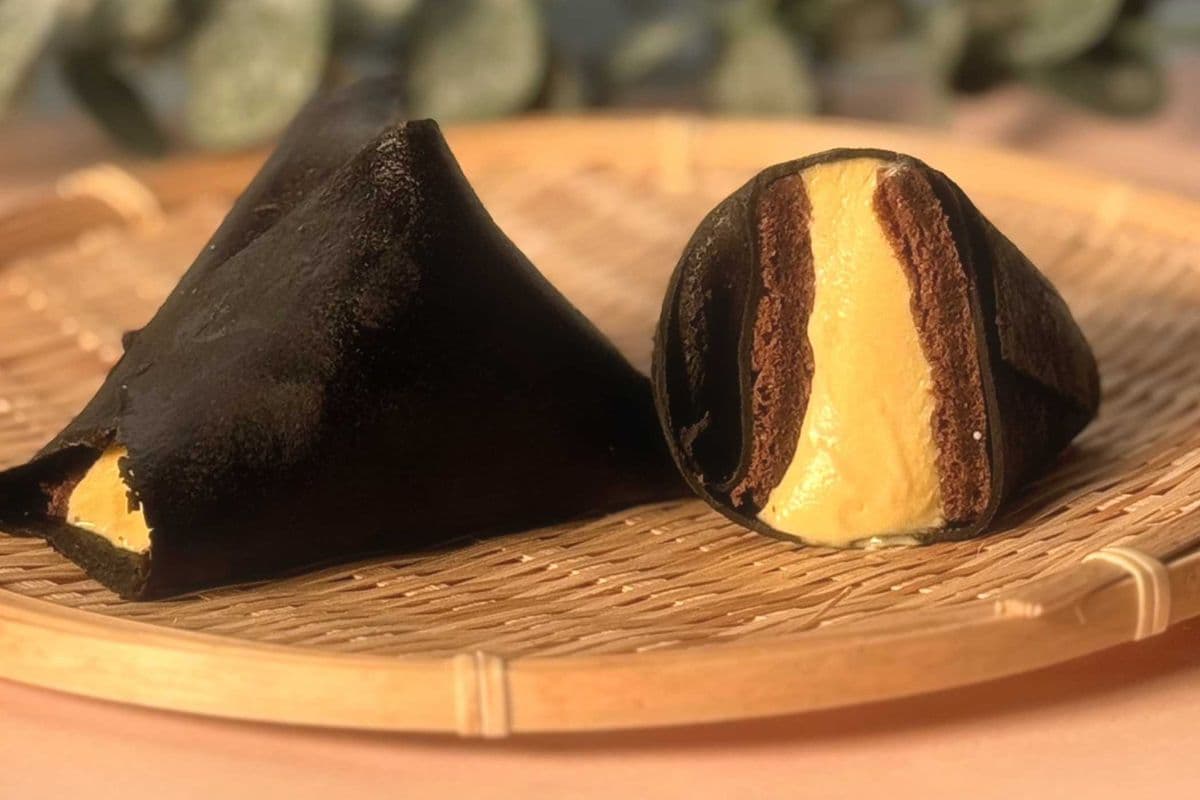 Ice Cream Onigiri (Mango)