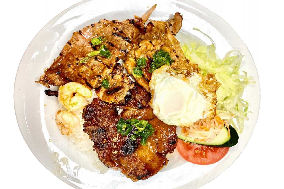 24F. 5 Colours: Grilled Pork Chop, Chicken, Beef, Shrimps and Fried Egg