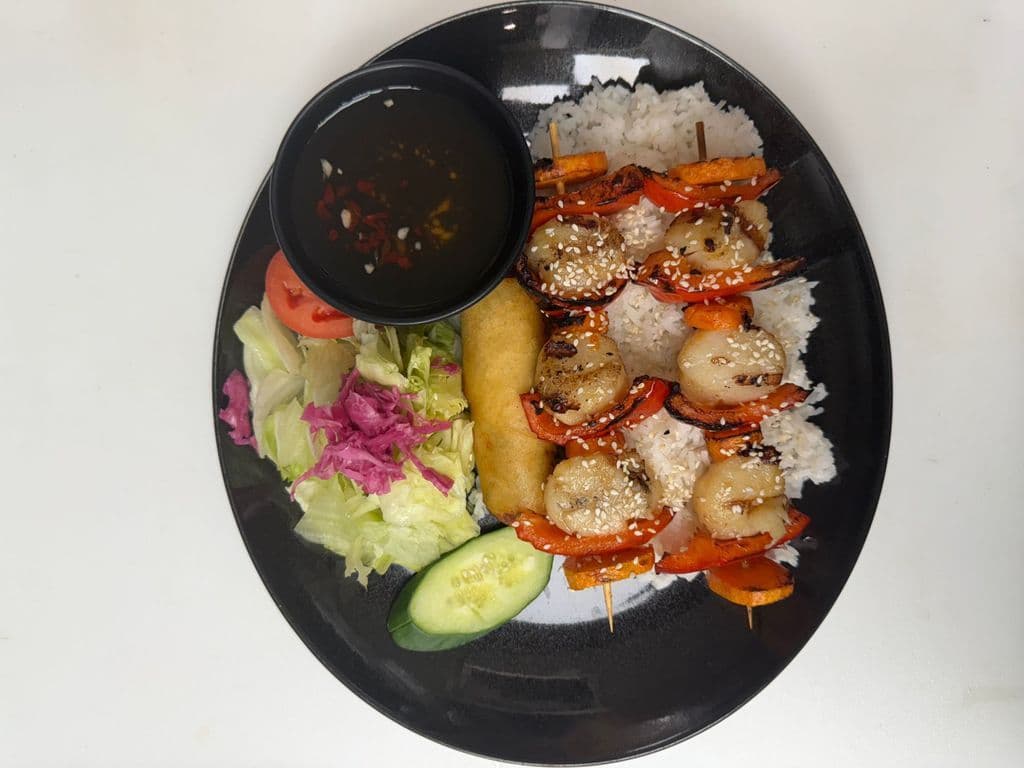 G4.Brochette de Pétoncles Grillé / Skewered Grilled Scallops