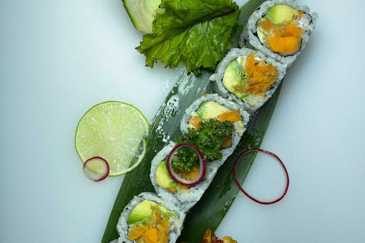 Yam Avocado Roll (6 pcs)