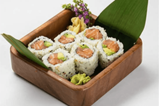 Salmon Avocado Roll (6 pcs)
