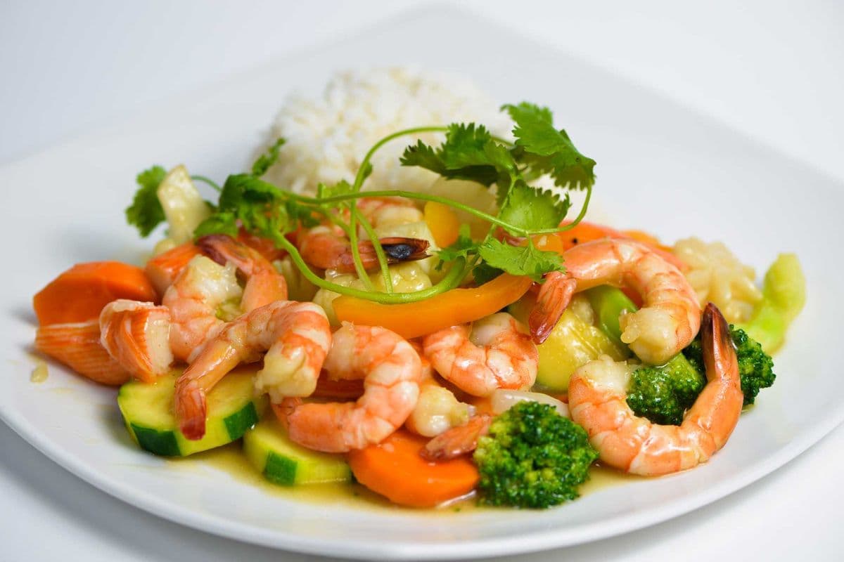 C8. Cơm Hãi Sản Xào Rau Cải - Seafood Stir-Fry