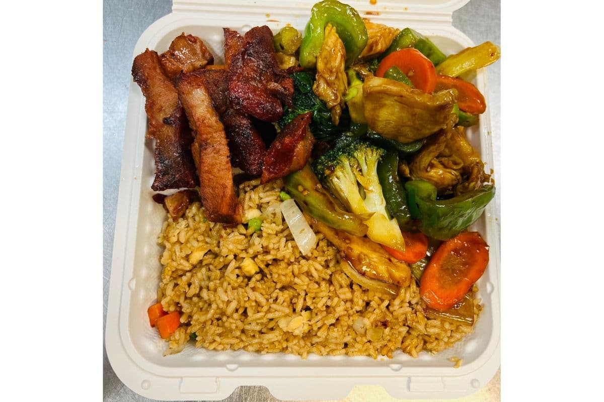 C7. vegetable spring Roll, boneless spare ribs, chicken W. garlic sauce
