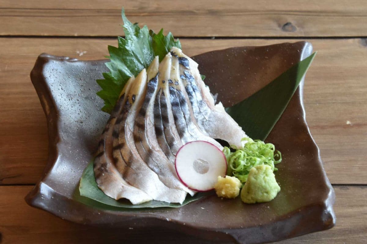 Saba (Mackerel) Sashimi (6 pcs)
