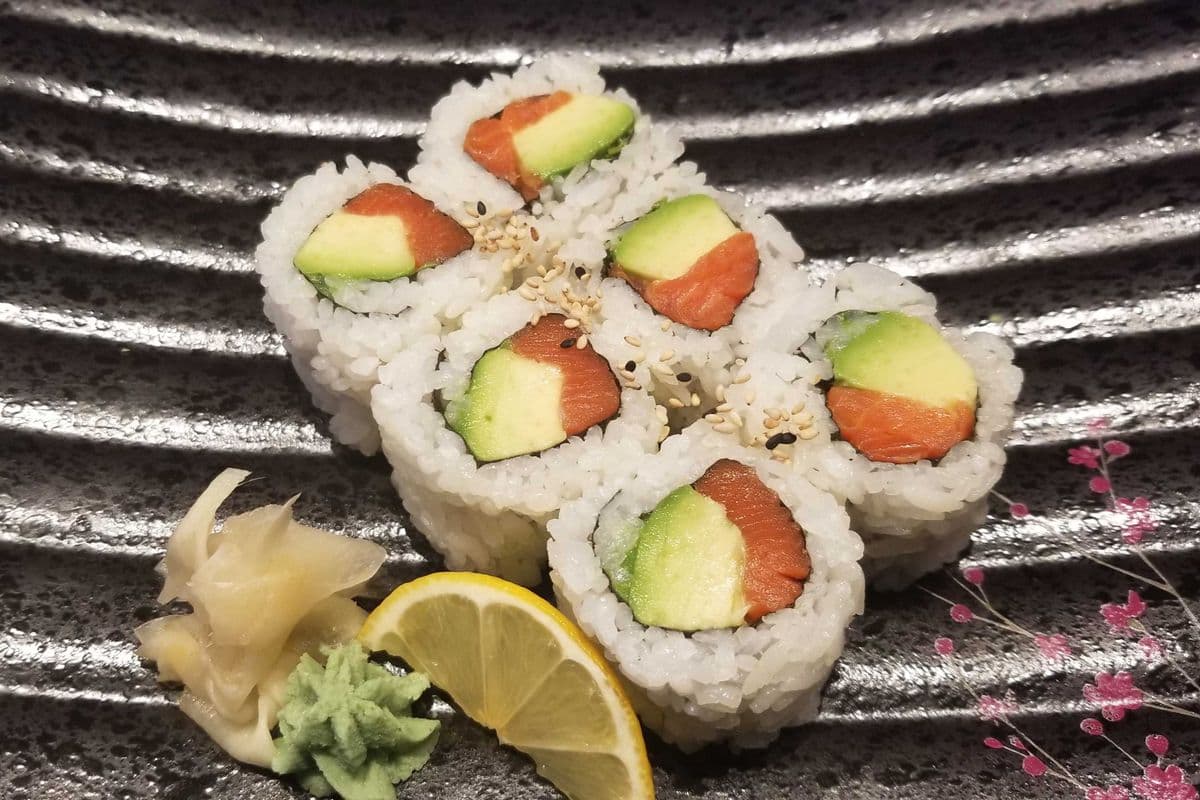 Sockeye Salmon Avocado Roll (8 pcs)