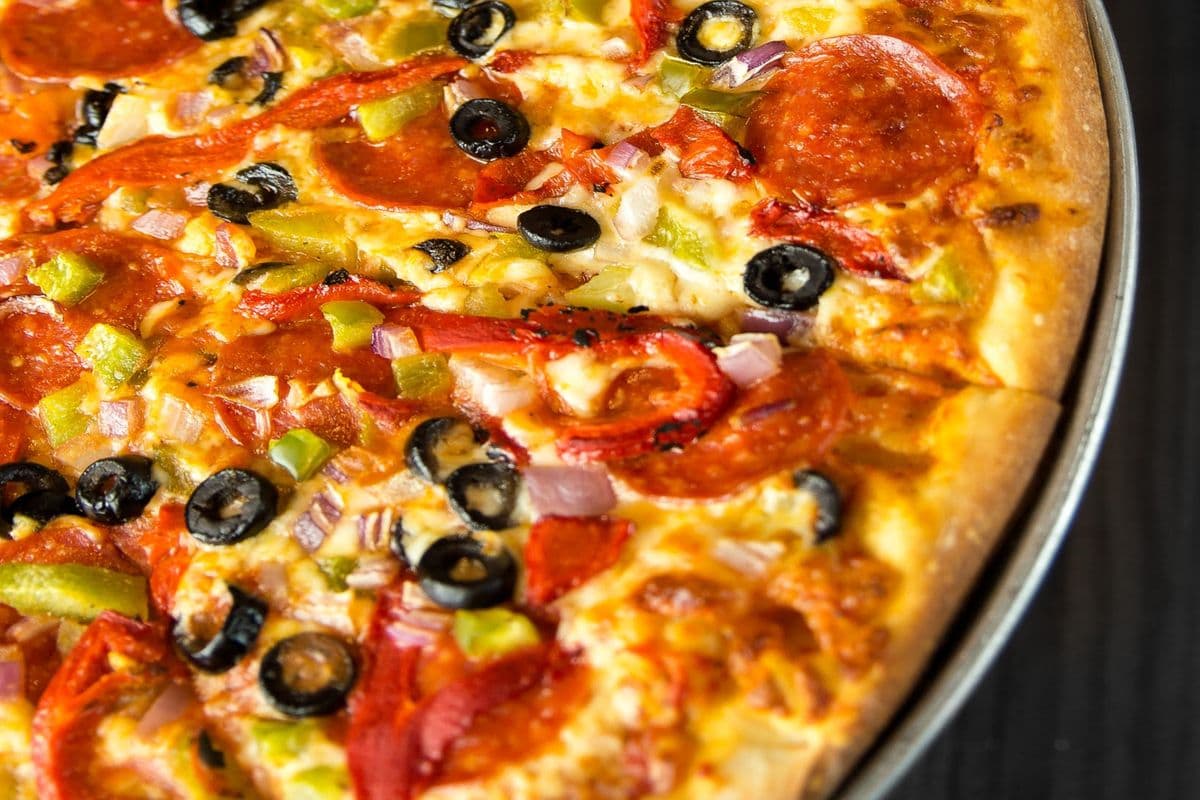 14" Medium Create Your Own Pizza