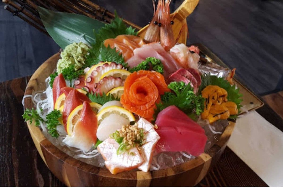 Chef's Sashimi (29 pcs)