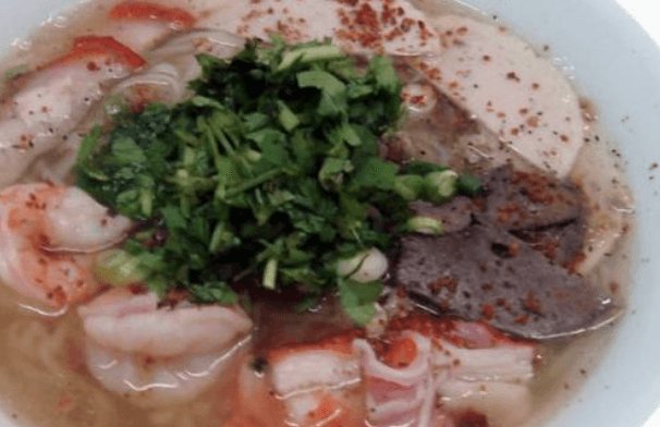 6. Soupe pate de riz aux fruits de mer et au porc / Rice Paste Soup with Pork