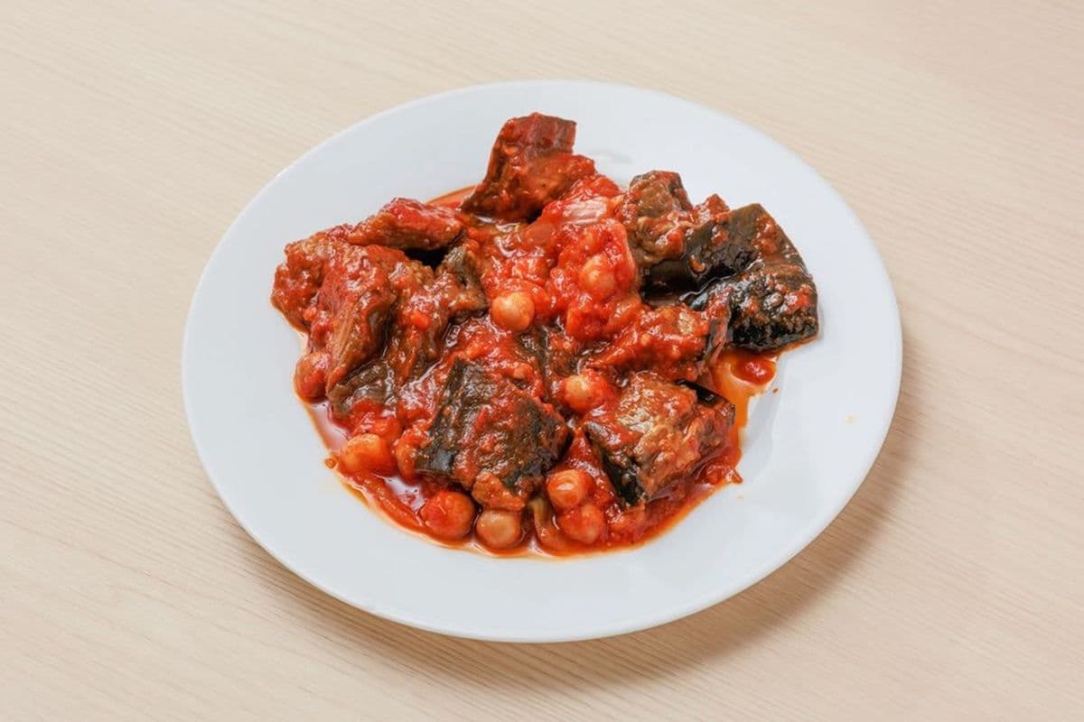 Eggplant and Chickpeas (In Tomato Sauce)
