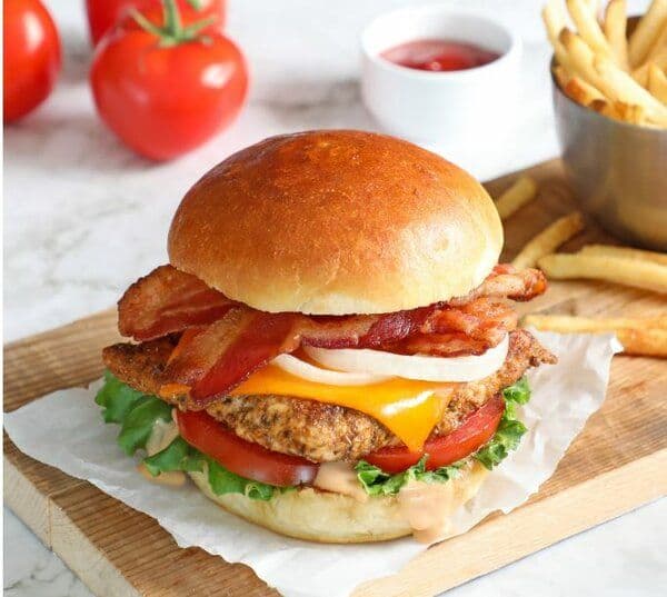 CAJUN CHICKEN BURGER