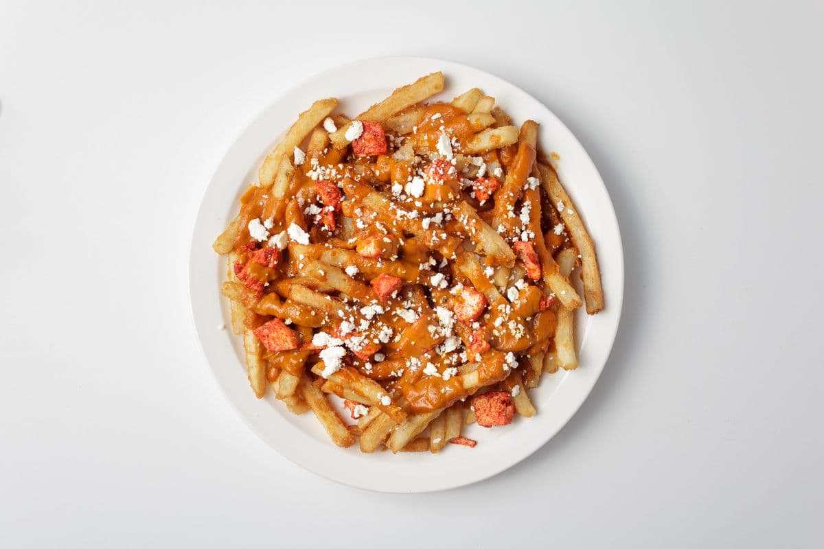 Butter Chicken Poutine ( Large )
